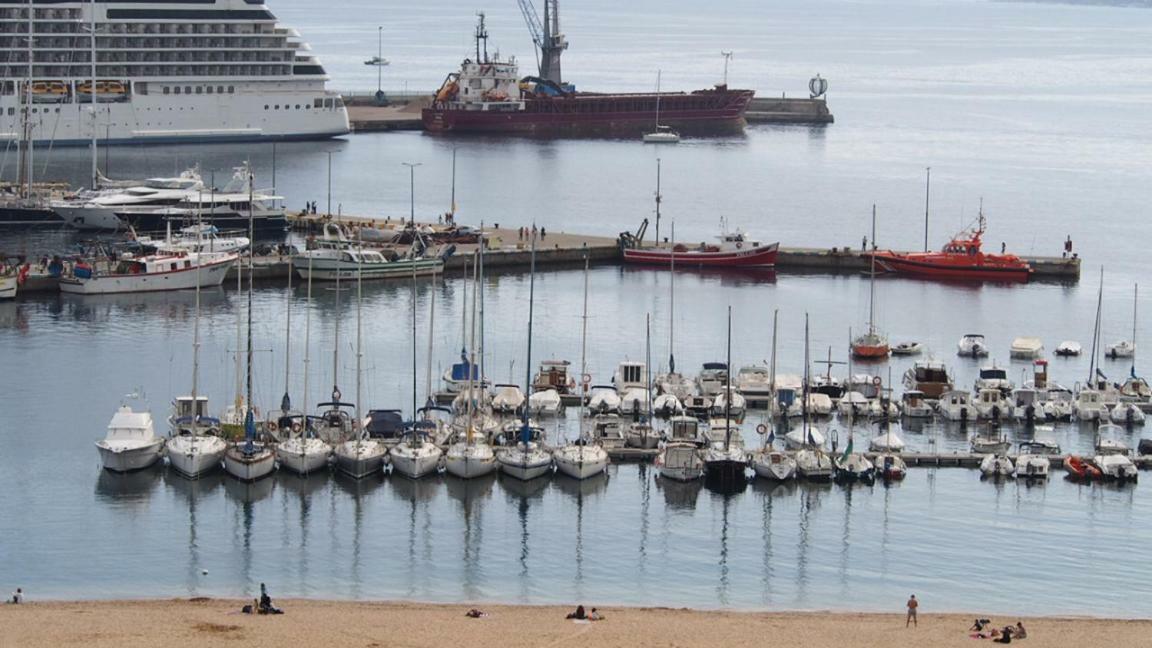 Seafront Apartment In Palamós Zewnętrze zdjęcie